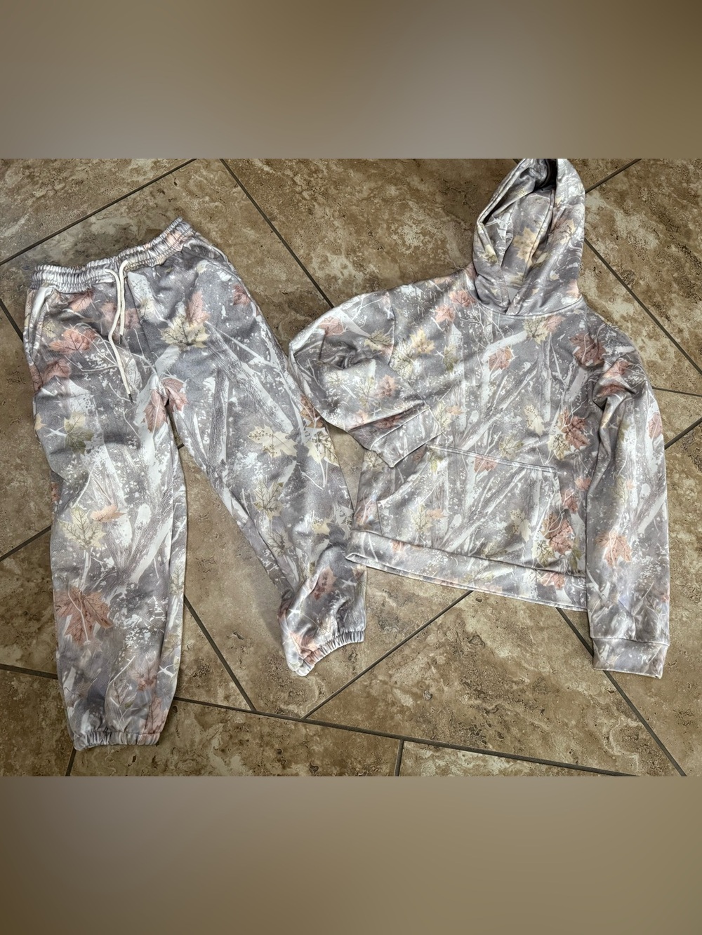 Camo Leaf Print Hoodie & Jogger Set - women’s small